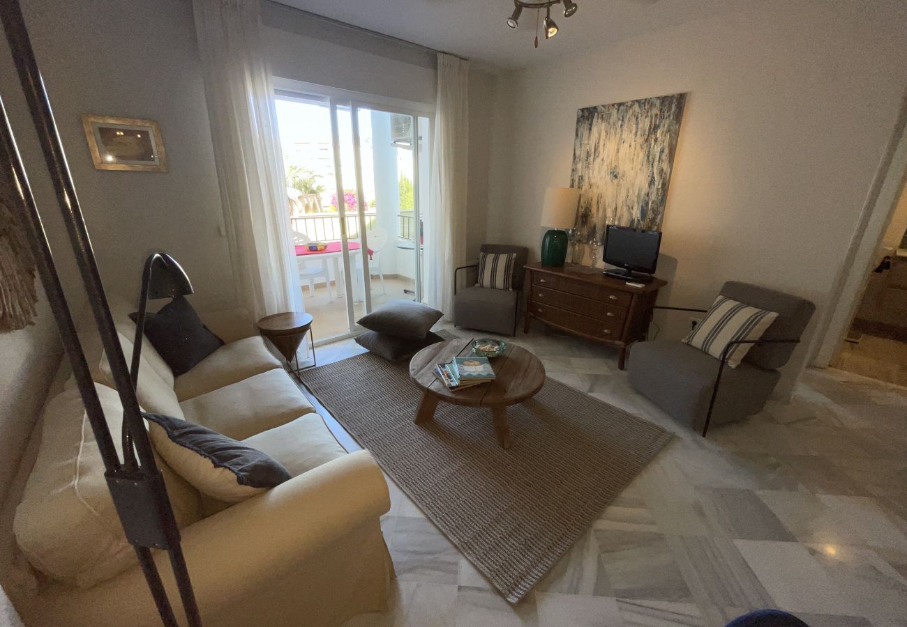 Apartamento en La Herradura - Apartamento bonito con 1 dormitorio muy cerca a la playa