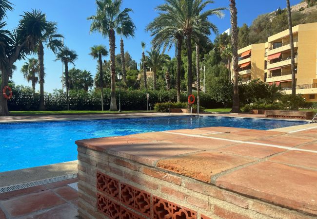 Apartamento en La Herradura - Apartamento con 2 dormitios a lado de la playa con piscina comunitaria