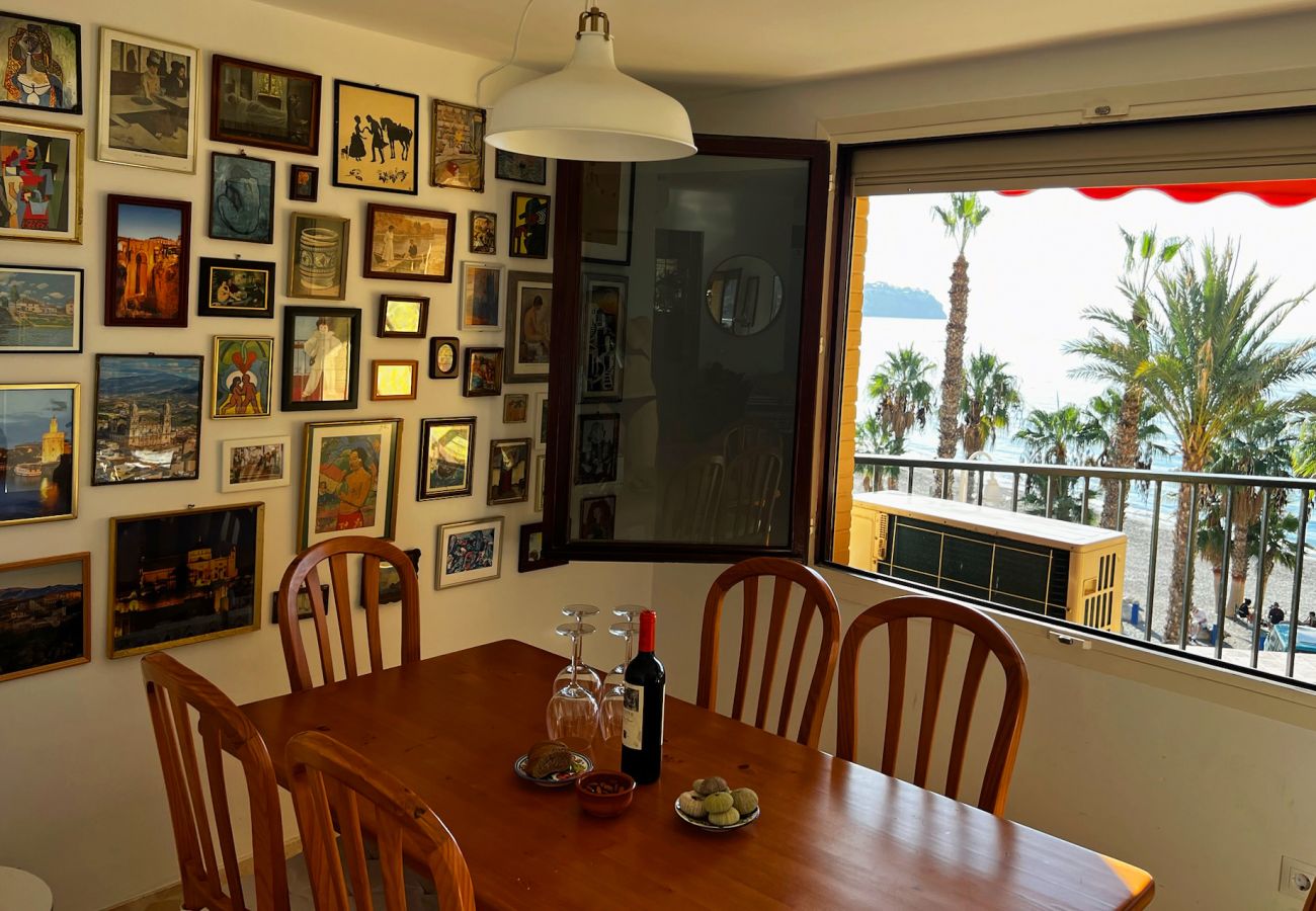 Apartamento en La Herradura - Apartamento con 2 dormitios a lado de la playa con piscina comunitaria