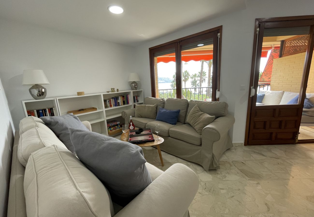 Apartamento en La Herradura - Apartamento cib 2 dormitorios a lado de la playa con piscina comunitaria