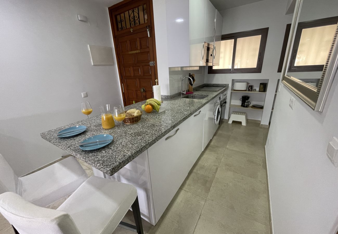 Apartamento en La Herradura - Apartamento cib 2 dormitorios a lado de la playa con piscina comunitaria