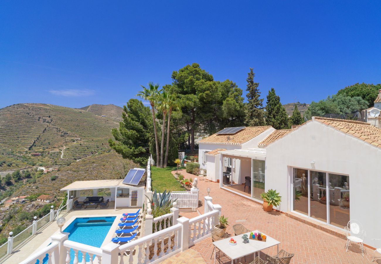 Villa en Almuñecar - Chalet bonito con piscina privada y vistas preciosas