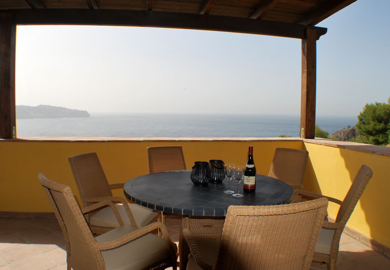 Villa en La Herradura - Encantadora casa de 3 dormitorios con impresionantes vistas y piscina privada