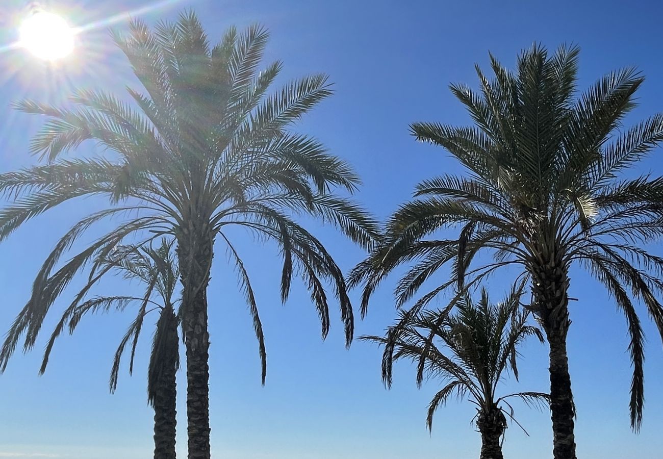 Villa en La Herradura - Encantadora casa tradicional española de 6 dormitorios con impresionantes vistas y piscina privada climatizada