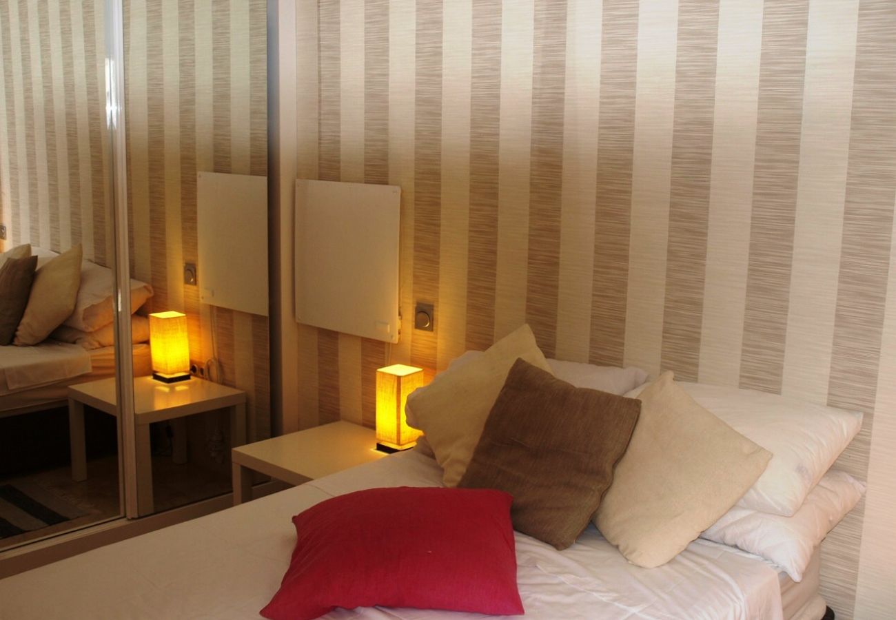 Apartamento en La Herradura - Impresionante apartamento de 3 dormitorios con vistas y un corto paseo a la playa 