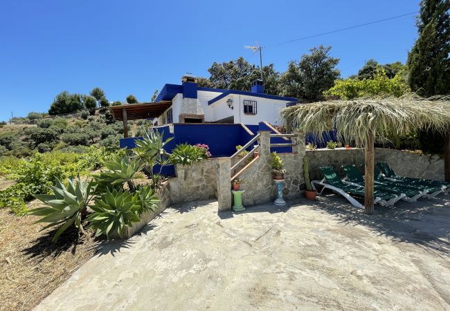 Villa en La Herradura - Encantadora Villa de 2 dormitorios con piscina privada y vistas impresionantes