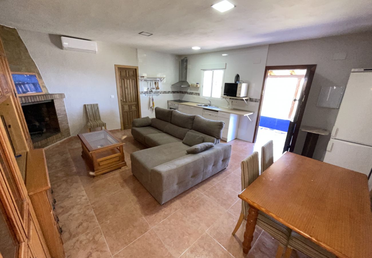 Villa en La Herradura - Encantadora Villa de 2 dormitorios con piscina privada y vistas impresionantes