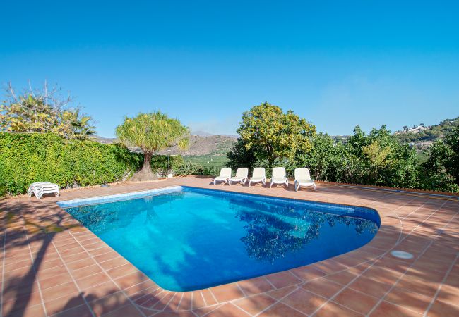 Villa en Almuñecar - Increíble villa de 6 camas con piscina privada y vistas