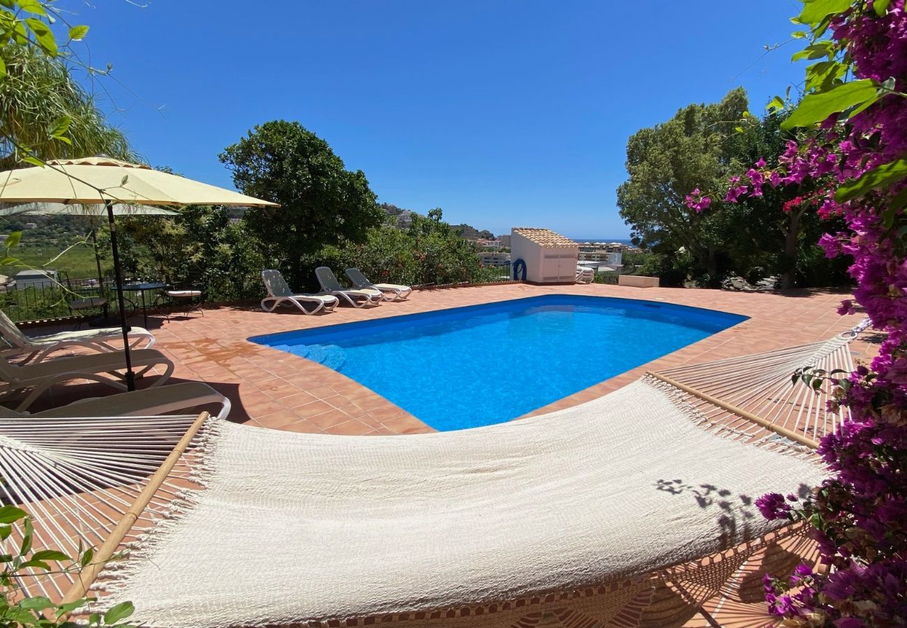 Villa en Almuñecar - Increíble villa de 6 camas con piscina privada y vistas