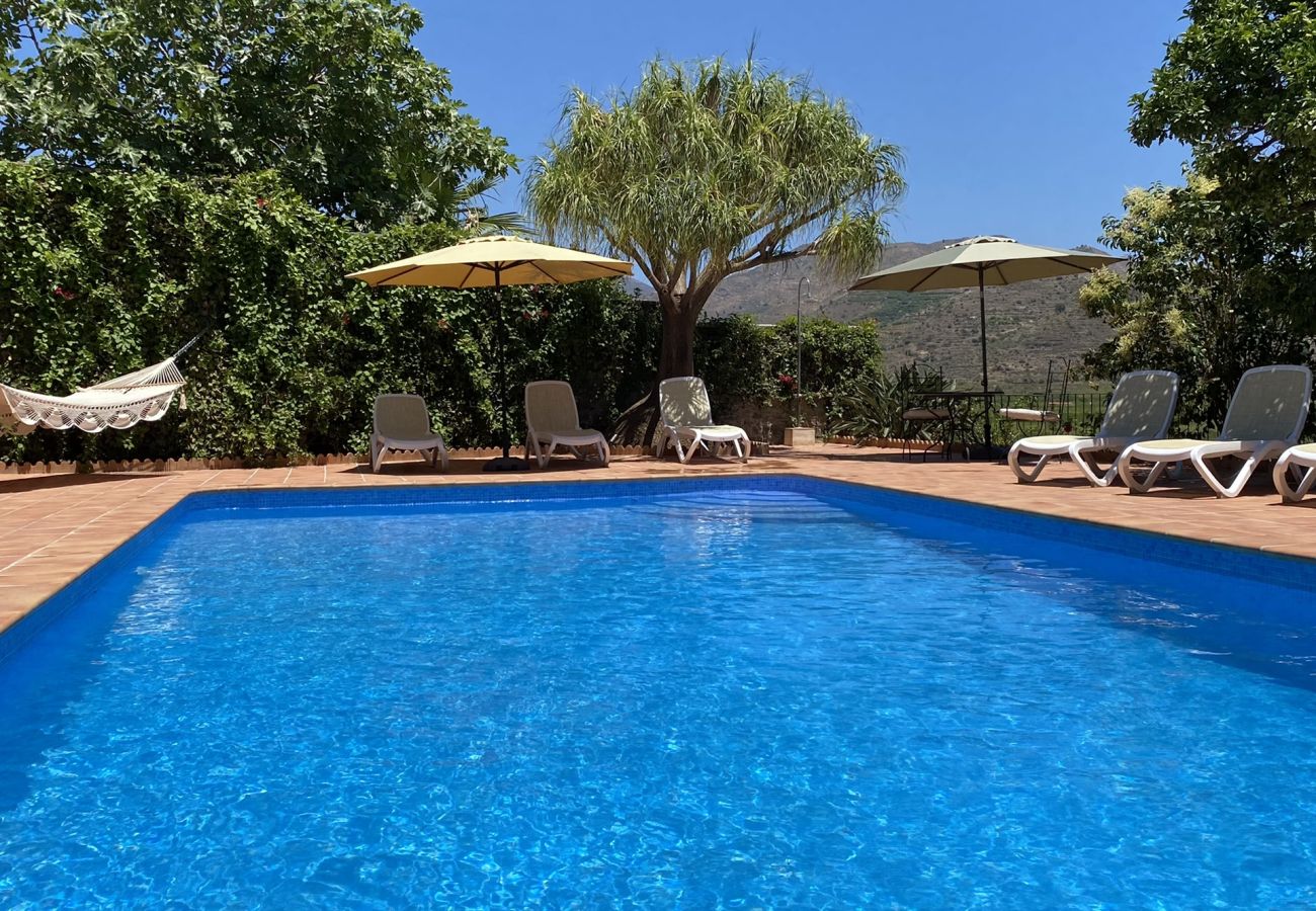 Villa en Almuñecar - Increíble villa de 6 camas con piscina privada y vistas