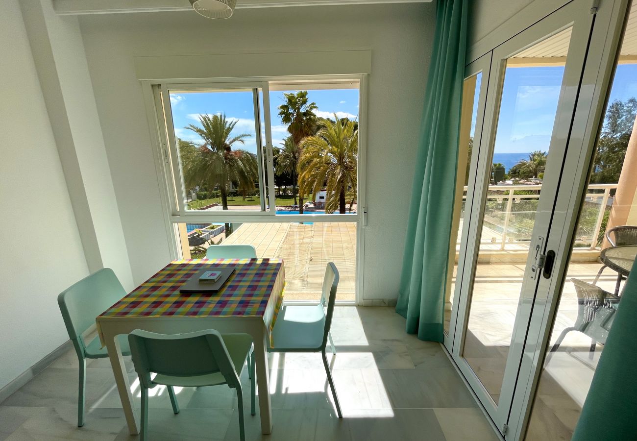 Apartamento en La Herradura - South facing apartment, 7 mins walk from beach
