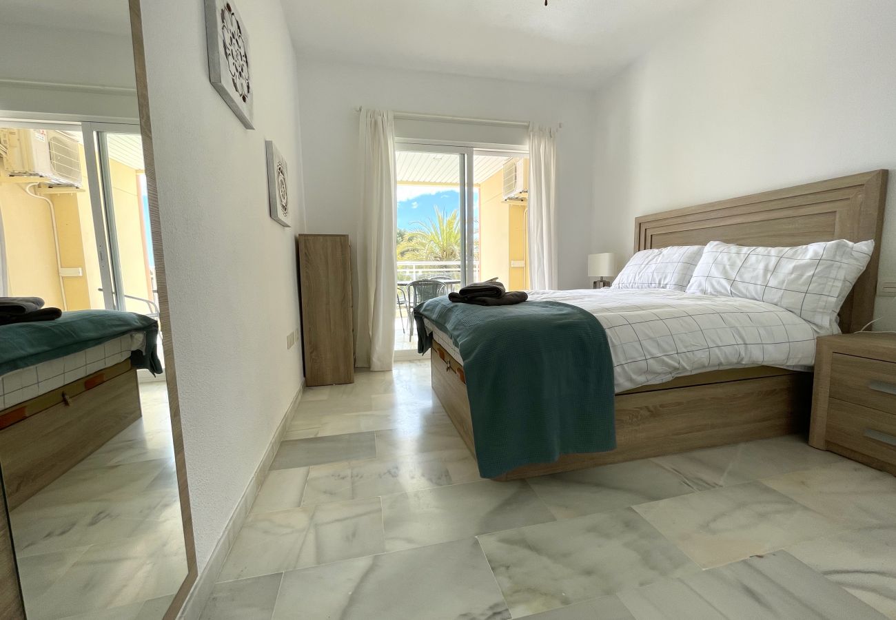 Apartamento en La Herradura - South facing apartment, 7 mins walk from beach