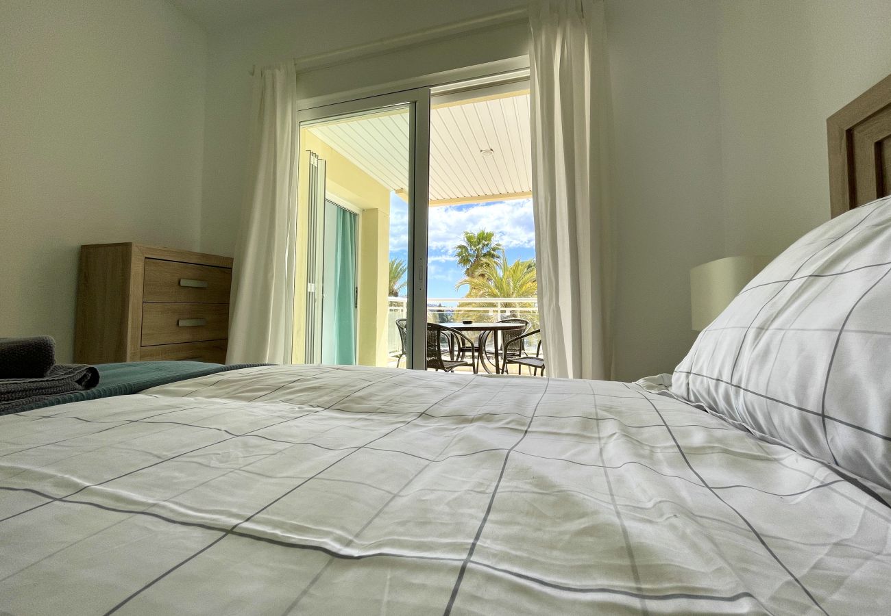 Apartamento en La Herradura - South facing apartment, 7 mins walk from beach