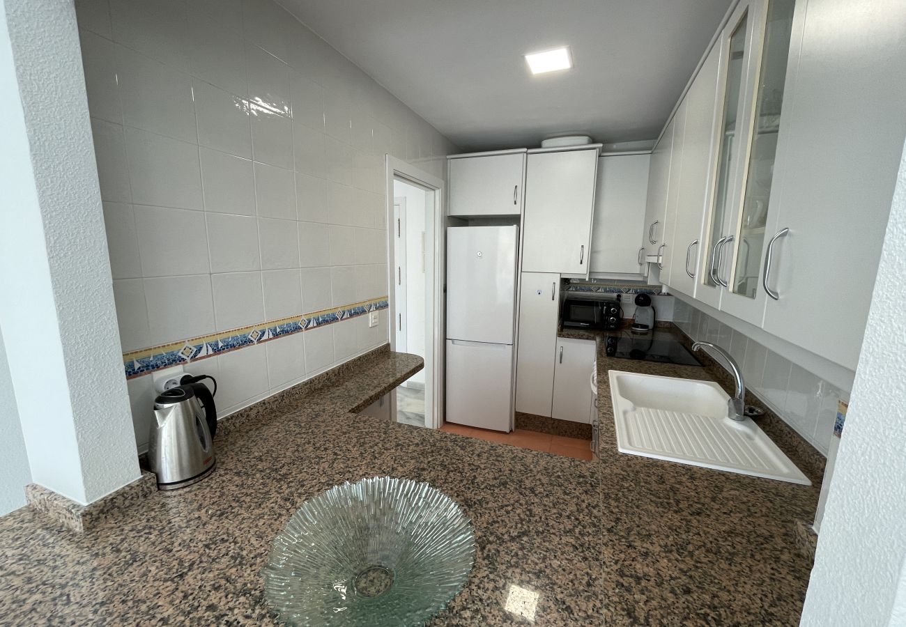 Apartamento en La Herradura - South facing apartment, 7 mins walk from beach