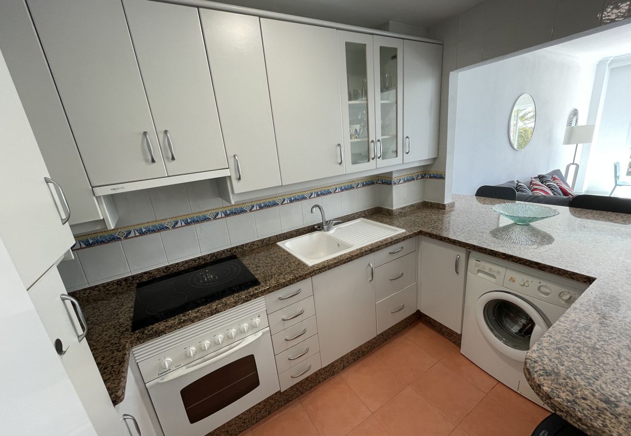 Apartamento en La Herradura - South facing apartment, 7 mins walk from beach