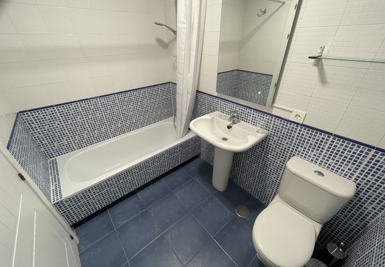 Apartamento en La Herradura - South facing apartment, 7 mins walk from beach
