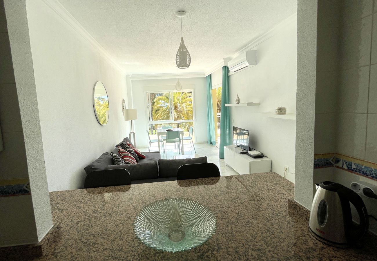 Apartamento en La Herradura - South facing apartment, 7 mins walk from beach