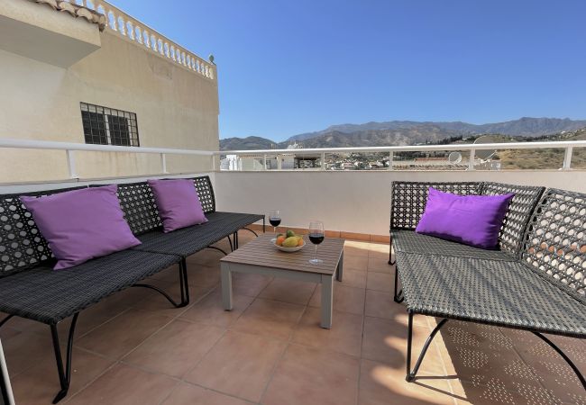 Apartamento en La Herradura - Soleado apartamento de 3 dormitorios a sólo 7 minutos a pie de la playa