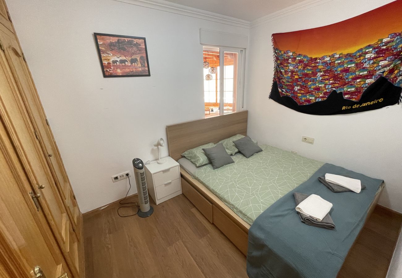 Apartamento en La Herradura - Soleado apartamento de 3 dormitorios a sólo 7 minutos a pie de la playa