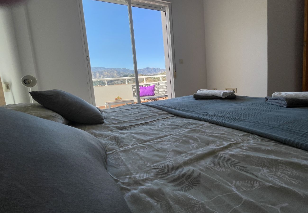 Apartamento en La Herradura - Soleado apartamento de 3 dormitorios a sólo 7 minutos a pie de la playa