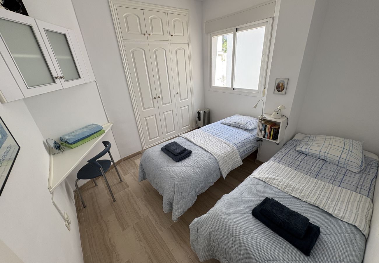 Apartamento en La Herradura - Lovely 2 bed apartment within walking distance to the beach and town