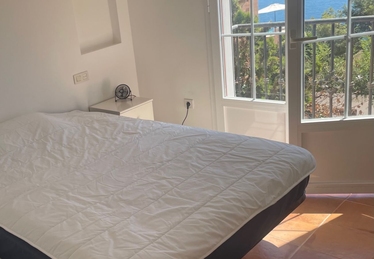 Casa en La Herradura - Lovely Four Bedroom Townhouse with great Sea Views